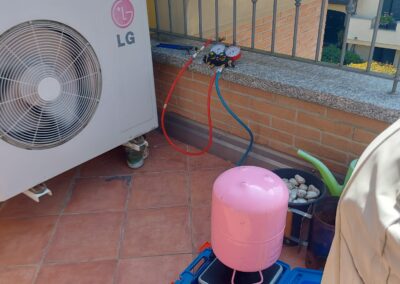Manutenzione, ricarica gas e controllo condizionatori Daikin, Mitsubishi, LG e altri a Milano, Bergamo e Monza